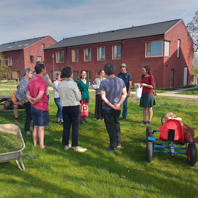 E5 A45573 D959 405 F 8 C9 B 53 B1 B65 D8 C14