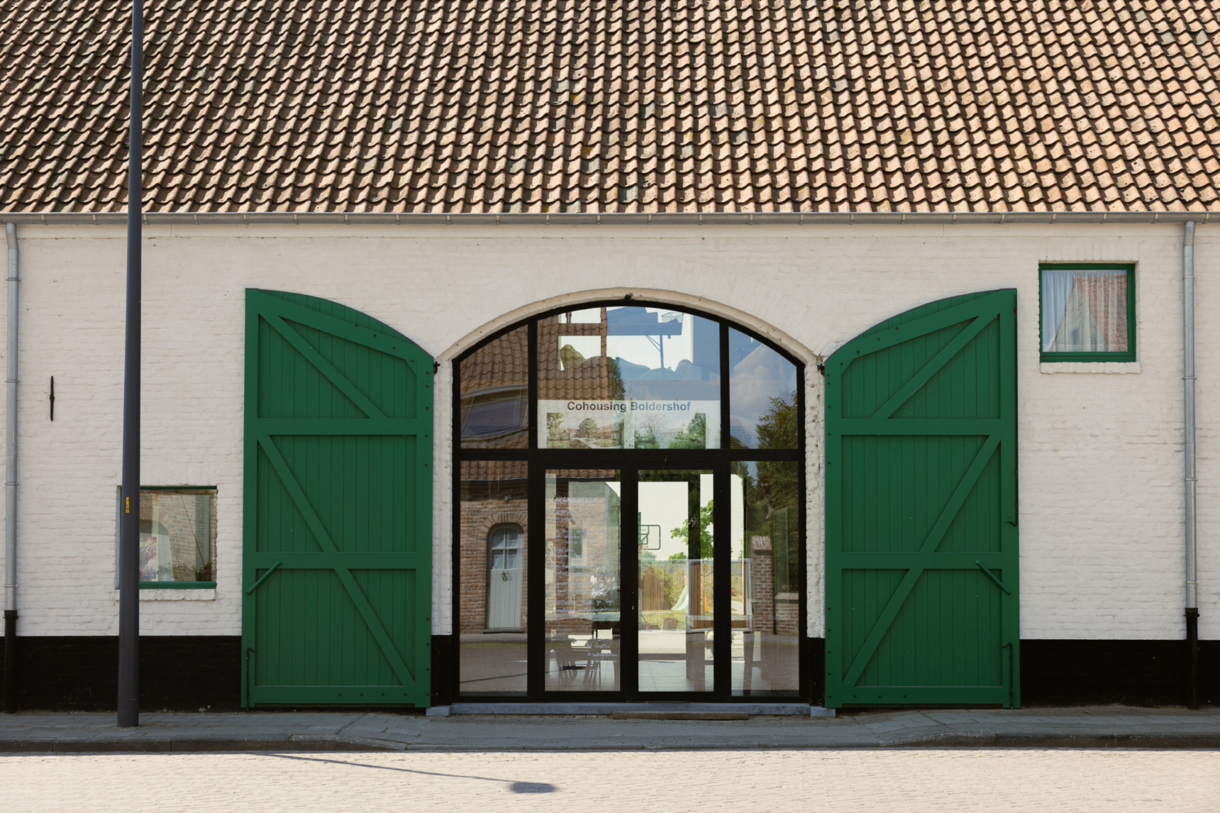Inkom van het hoevegebouw op cohousing Boldershof